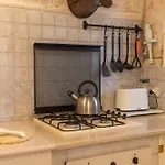 Trullo Nurillo 펜션 알베르벨로